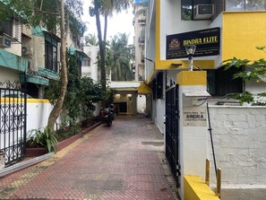 Exterior - Bindra Elite (Mumbai)