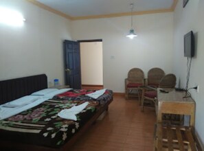 Standard Double Room | Desk, soundproofing, free WiFi, bed sheets - Goroomgo Poopada Resort Kerala (Devikolam)