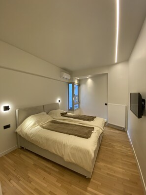 3 bedrooms, iron/ironing board, free WiFi, bed sheets - Sapfo luxury apartment  (Athens)