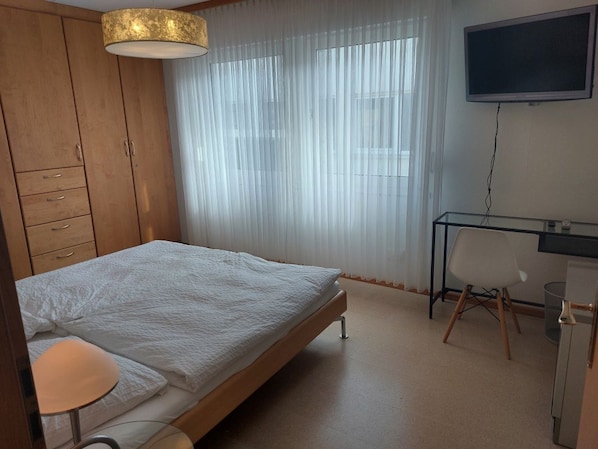 4 chambres, fer et planche à repasser, Wi-Fi gratuit, draps fournis