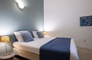 2 bedrooms, WiFi, bed sheets