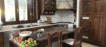 Villa with Swimming Pool, Puglia, Italy, sleeps up to 13 guests.