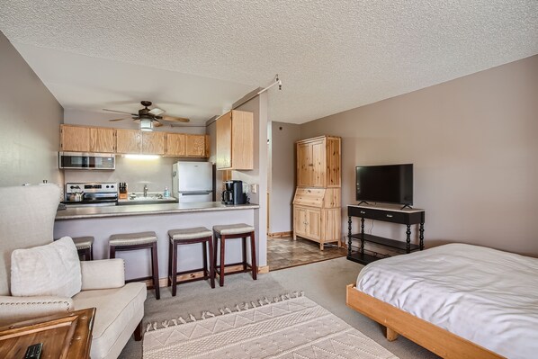 Bügeleisen/Bügelbrett, WLAN, Bettwäsche