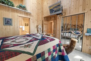 4 bedrooms, desk, free WiFi, bed sheets