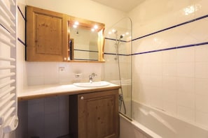 Bathtub