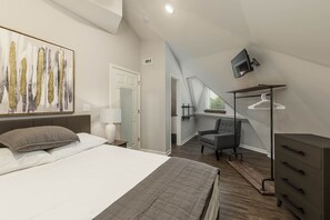 4 bedrooms, desk, iron/ironing board, WiFi - Dynasty Dome 903 - Book for Football Season! (Tuscaloosa)