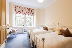 3 bedrooms, iron/ironing board, free WiFi