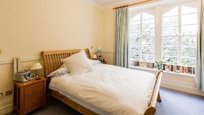 Room - Langland Manor by Tŷ SA (Swansea)