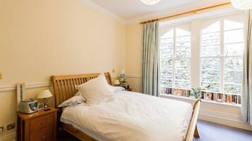 3 bedrooms, iron/ironing board, free WiFi