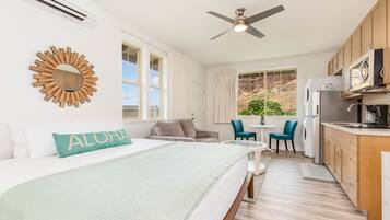 4 bedrooms, desk, iron/ironing board, free WiFi