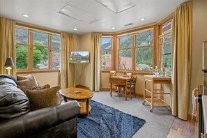 Smart TV - Main Street Lookout – Stunning Ouray Views! (Ouray)