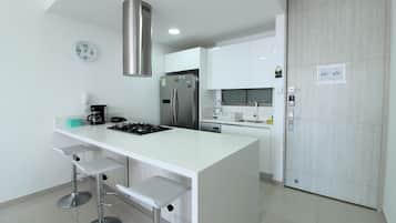 Fridge, microwave, oven, coffee/tea maker