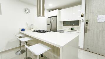 Frigorifero, microonde, forno, macchina per tè/caffè