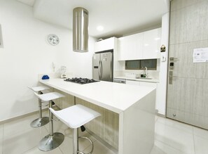 Frigorifero, microonde, forno, macchina per tè/caffè