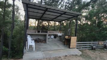 Basic Cabin | Private kitchen | Cookware/dishes/utensils