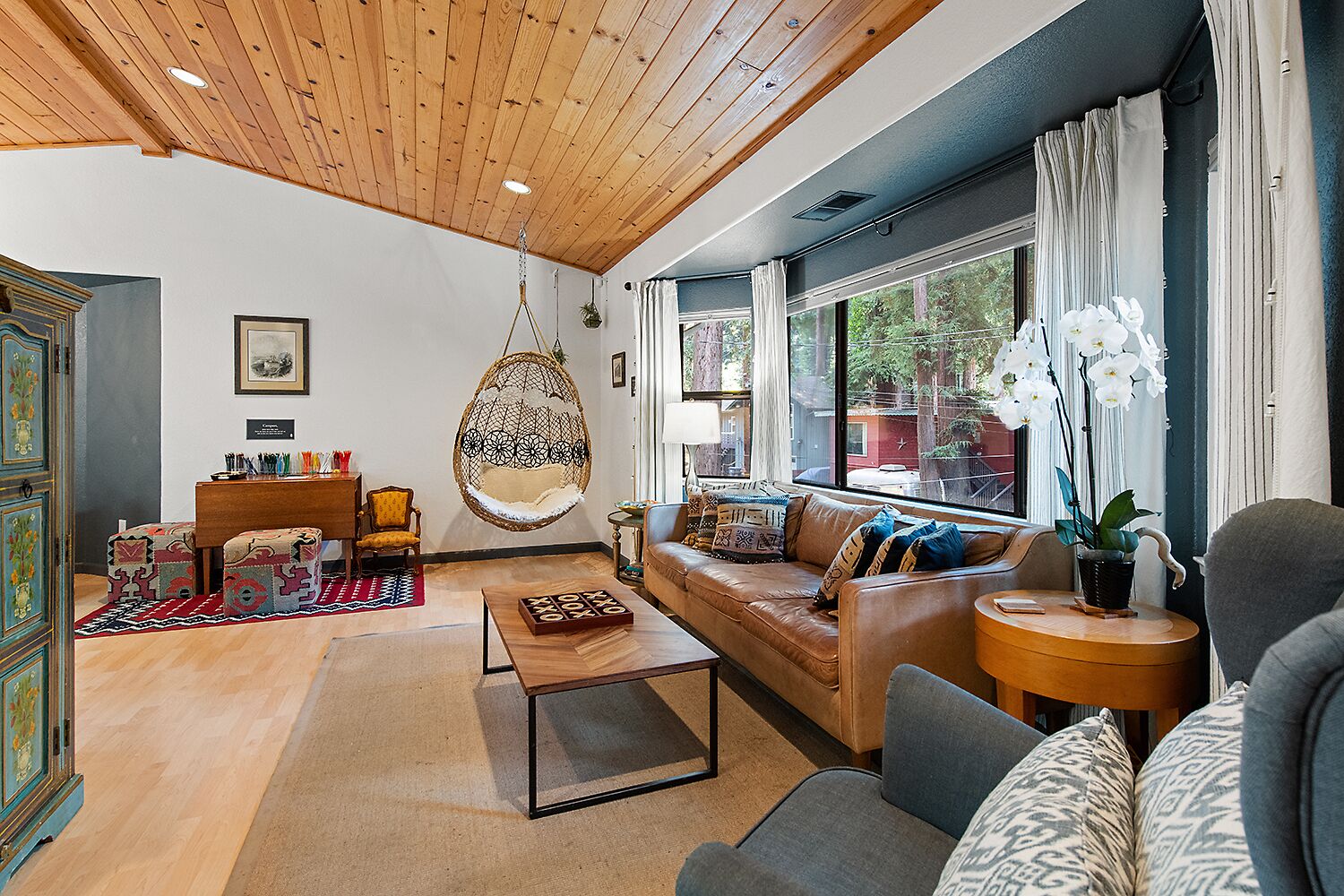 تلفزيون ذكي، مشغل دي في دي، ستيريو