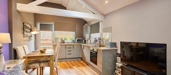 Host & Stay | Majestic Purple