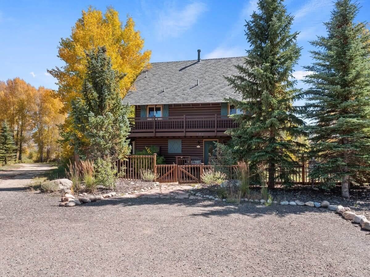 Chic 4BR Fishing Cabin - Quick Granby River Access