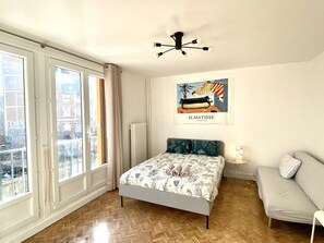 1 chambre, fer et planche Ă repasser, Wi-Fi, draps fournis