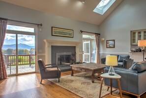 Smart TV, fireplace, DVD player, table football - Hot Tub, Game Room & Pond Views + Biltmore Pass | Luxe Mountain Escape (Waynesville)