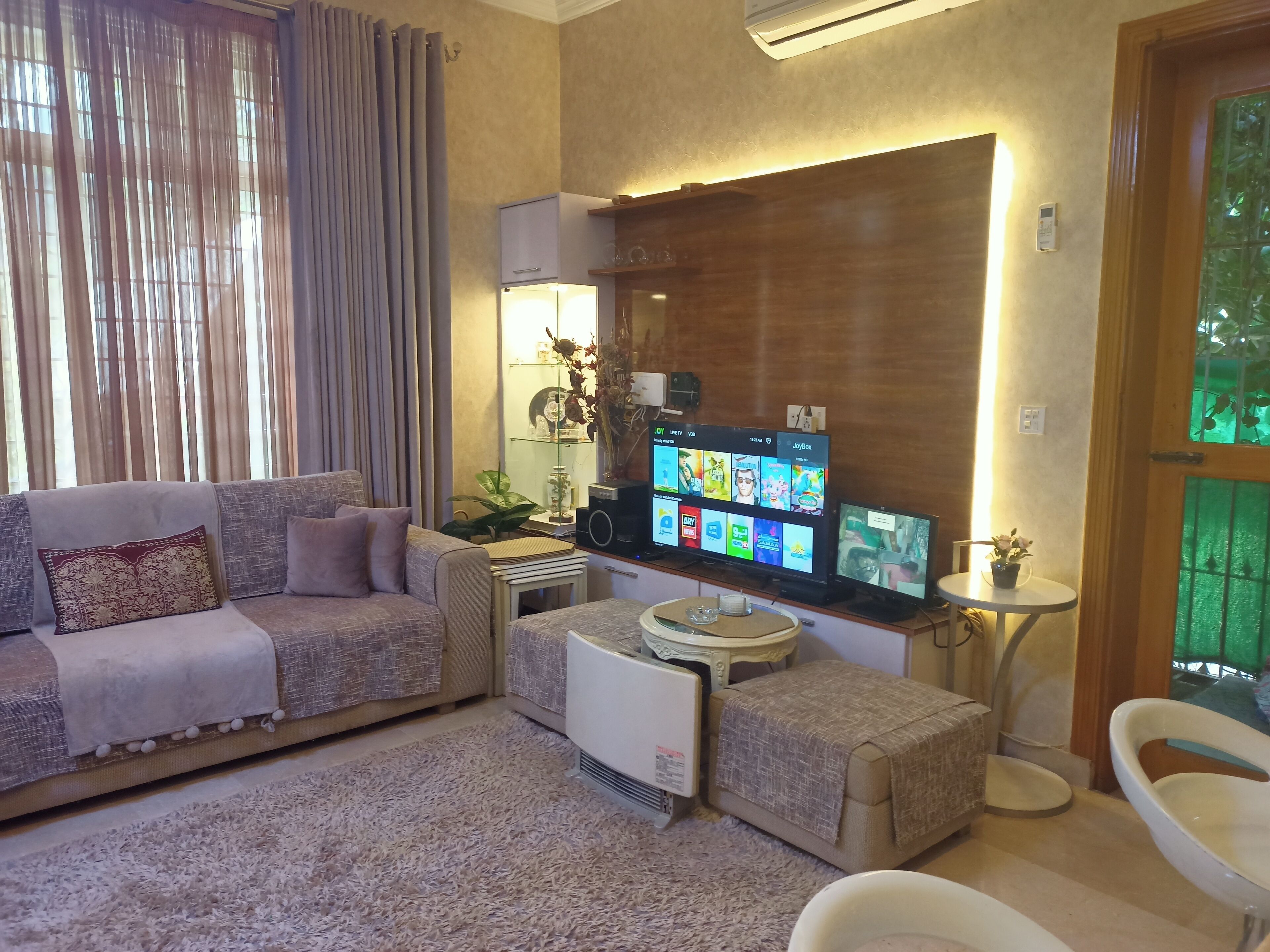 Smart TV, video games, DVD player, books