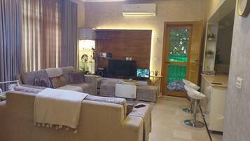 Smart TV, video games, DVD player, books