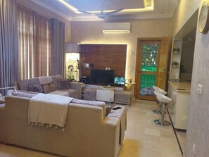 Smart TV, video games, DVD player, books