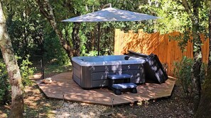 Bain à remous extérieur