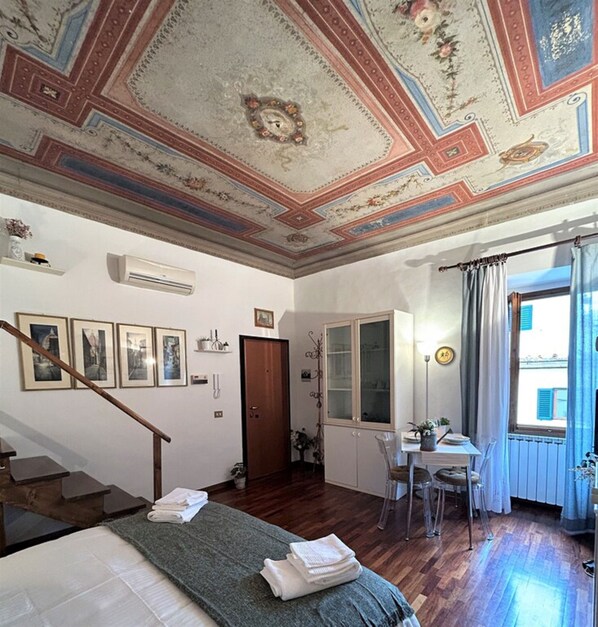 1 Schlafzimmer, Bügeleisen/Bügelbrett, Reisekinderbett, kostenloses WLAN