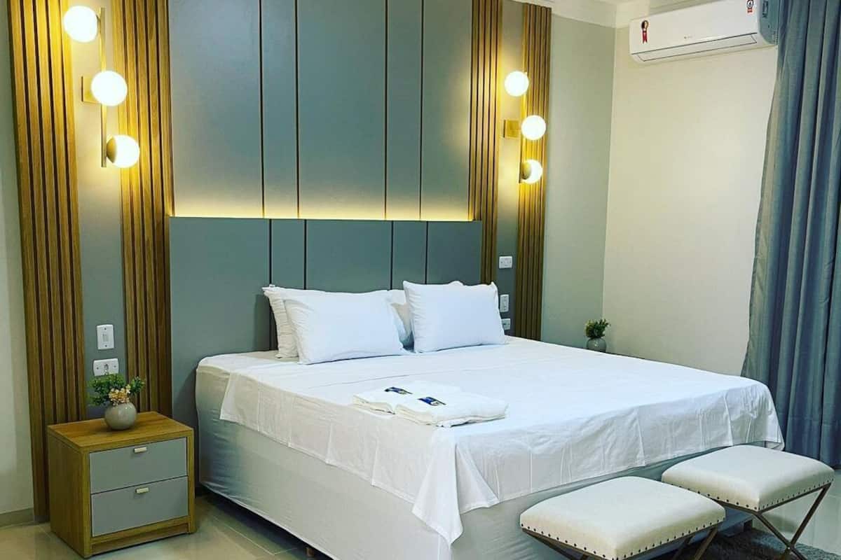 Suite présidentielle | Couette en duvet, bureau, espace de travail pour ordinateurs portables
