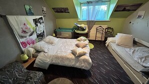 2 Schlafzimmer, Bügeleisen/Bügelbrett, Bettwäsche