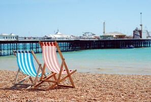 Beach - Pittodrie Guest House - Room 4 (Brighton)