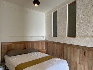 3 chambres, fer et planche à repasser, draps fournis