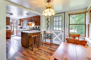 Microondas, horno, placa de cocina, lavavajillas