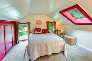 3 bedrooms, bed sheets