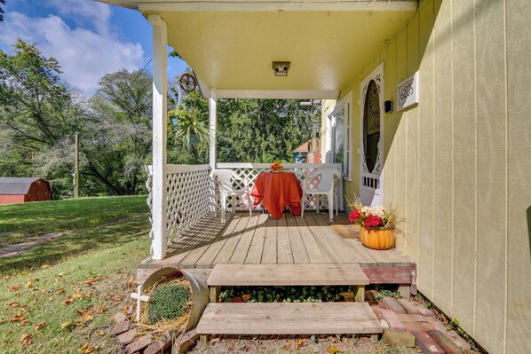 Cottage (1 Bedroom) | Interior - Corning Vacation Rental w/ Private Fire Pit! (Corning)