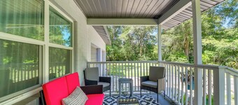 Single-story Ocala Home w/ Porch - Near Wec!