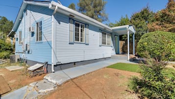 Cottage (2 Bedrooms) | Interior