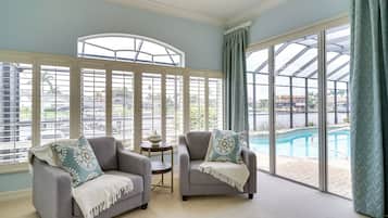House (4 Bedrooms) | Interior