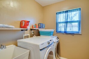 Interior - Cape Coral Vacation Rental: Close to Golf Courses! (Cape Coral)