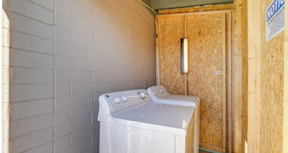 ~ 4 Mi to Old Town Scottsdale: Tempe Duplex