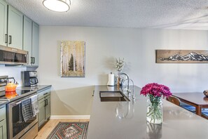 Interior - Elevated Fraser Condo w/ Mountain View & Amenities (Fraser)