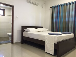 4 Schlafzimmer, Bügeleisen/Bügelbrett, WLAN, Bettwäsche