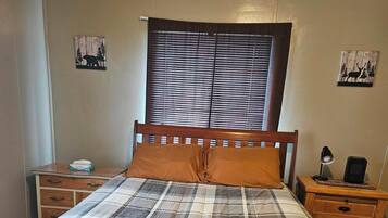 3 bedrooms, WiFi, bed sheets