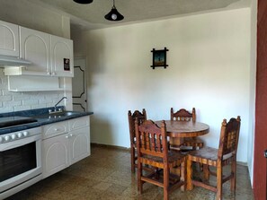 Studio, Kitchenette | Private kitchen