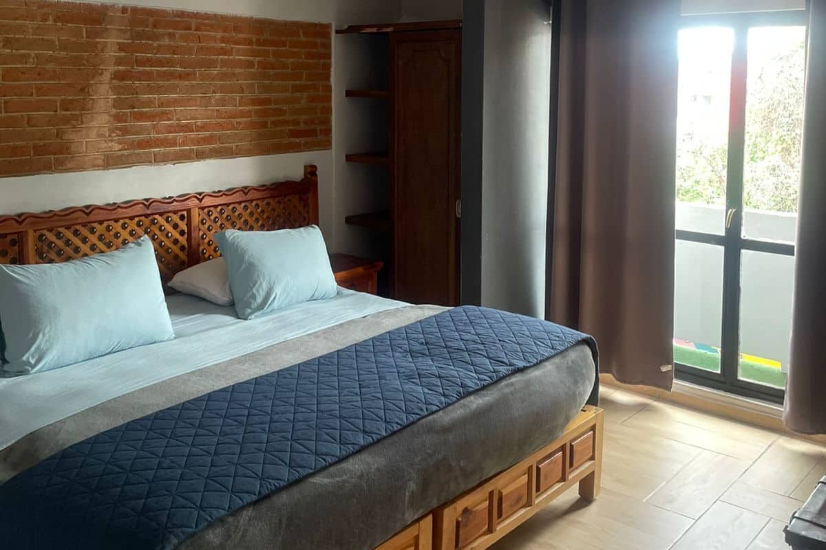 Bungalow Confort | Espace de travail pour ordinateur portable, Wi-Fi gratuit, draps fournis