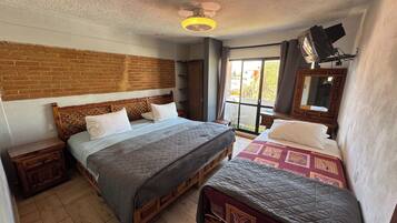 Bungalow – comfort | Skrivebord for bærbar PC, wi-fi (inkludert) og sengetøy