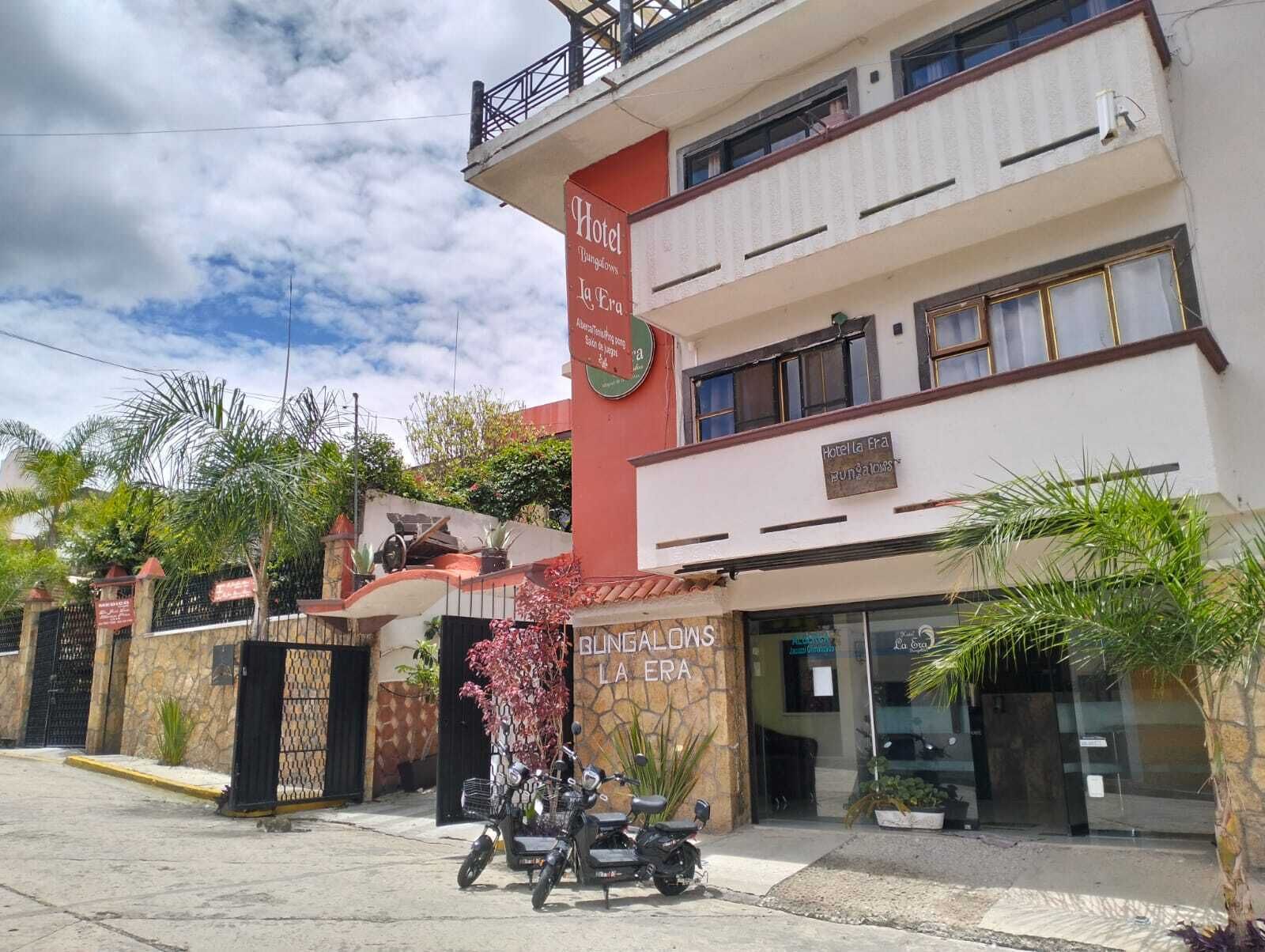 Vista frontal de la propiedad