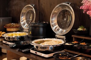 Desayuno buffet todos los días (con cargo)