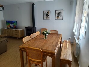 Dining - La Casita de Ra. Casa Ideal Para Familias o Amigos (Castillo de Bayuela)